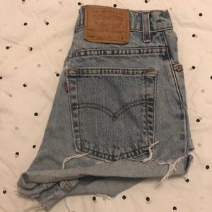 Levi cut off shorts